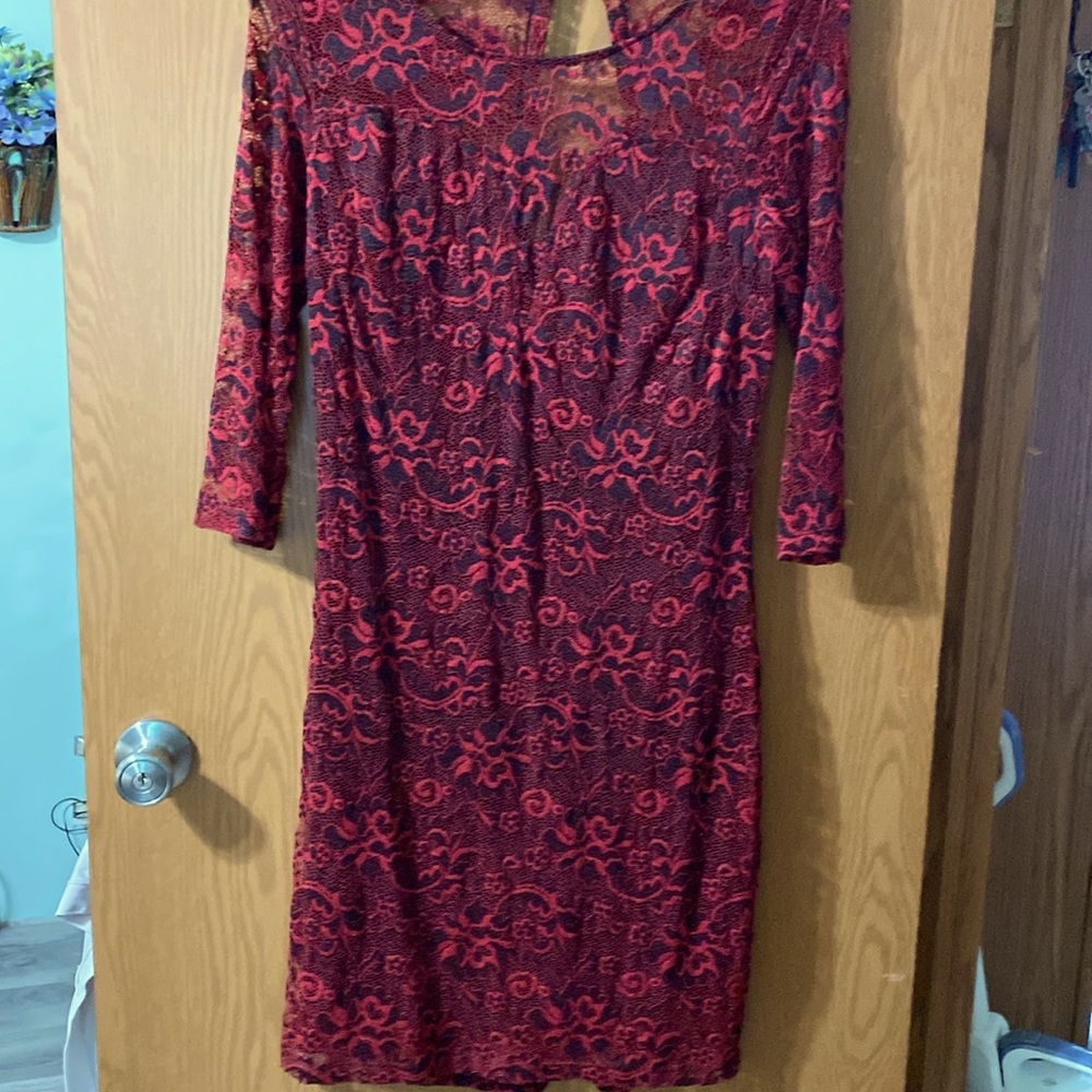 Dress with 3/4 inch sleeves